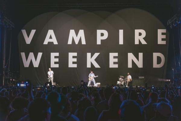 VAMPIRE WEEKEND 2853